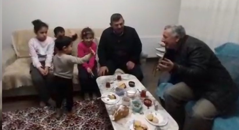 CEYLAN DODURGA’YA YERLEŞEN DEPREMZEDE AİLE İLE GÖRÜŞTÜ